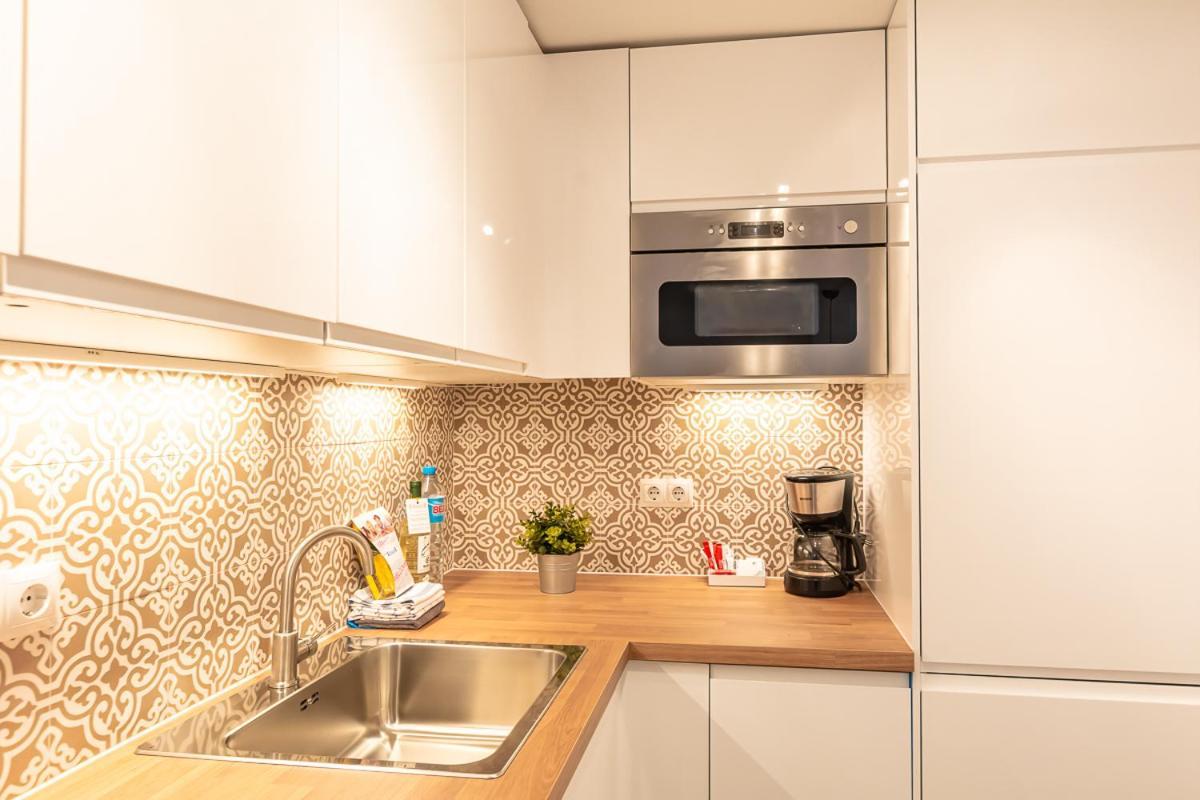 Andaluz Apartments - Laguna Beach Торрокс-Коста Экстерьер фото